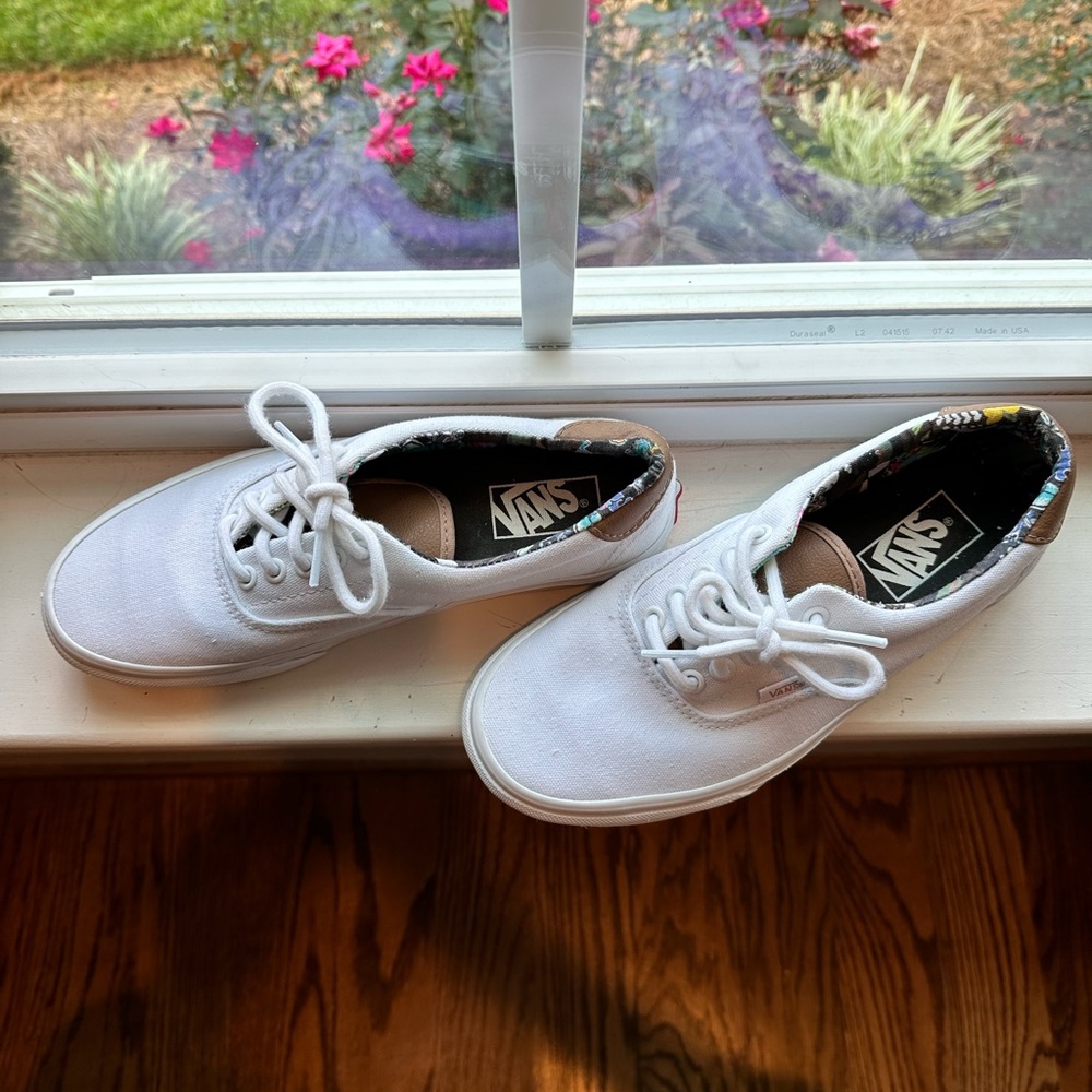 Vans - Picture 5 of 5